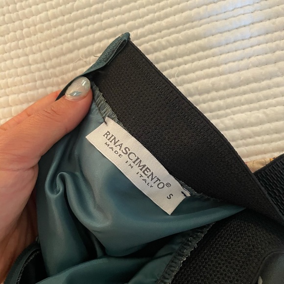 Satiny floral green skirt - Picture 4 of 5